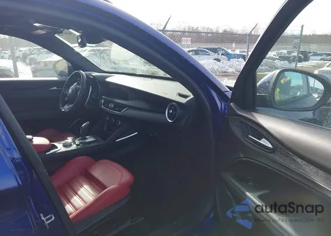 2022 Alfa Romeo Stelvio Sprint Awd z USA, uszkodzony, nr VIN ZASPAKAN5N7D28456